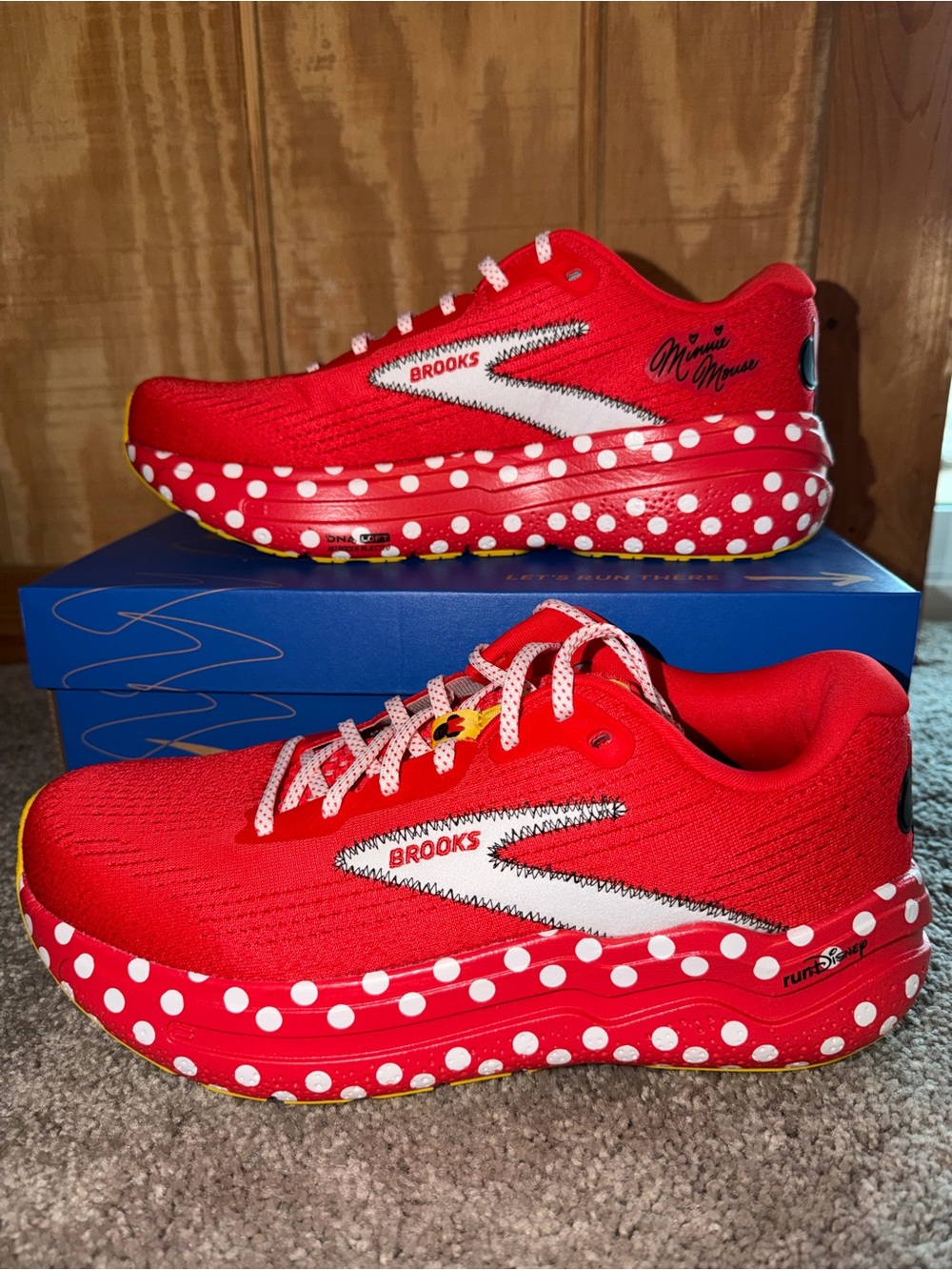 Run Disney Brooks Ghost Max 2 Minnie Mouse Women’s Size 10.5 | Men’s Size 9 NEW